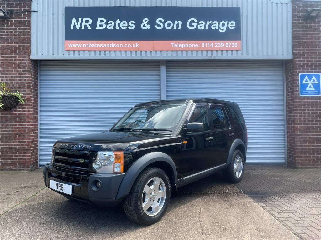 Land Rover Discovery Estate Black
