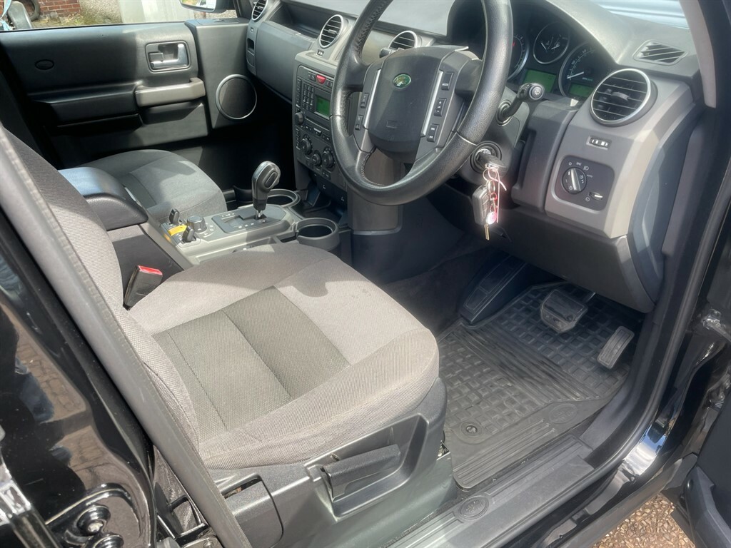 Land Rover Discovery Estate Black #6