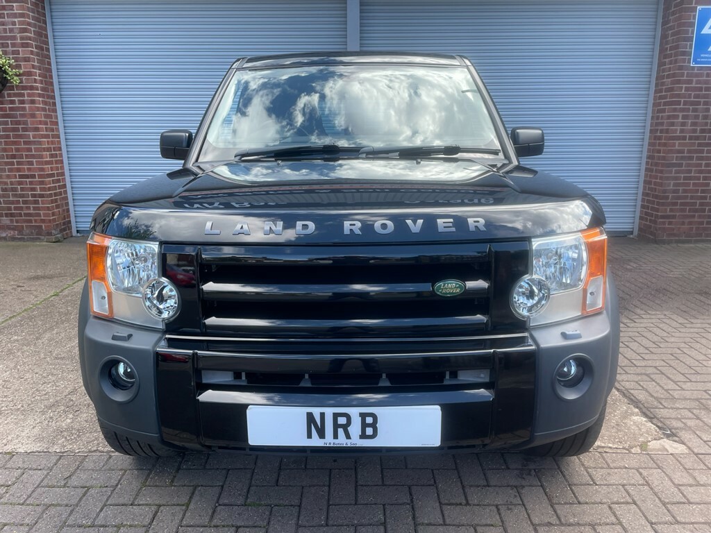 Land Rover Discovery Estate Black #2