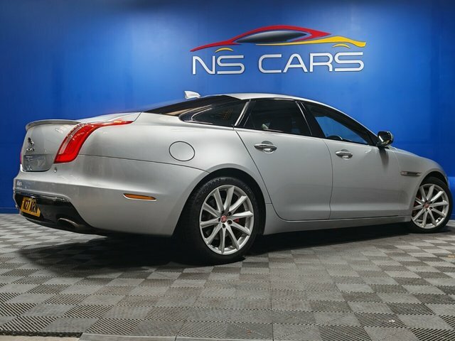 Jaguar XJ V6 Luxury Saloon Silver #5
