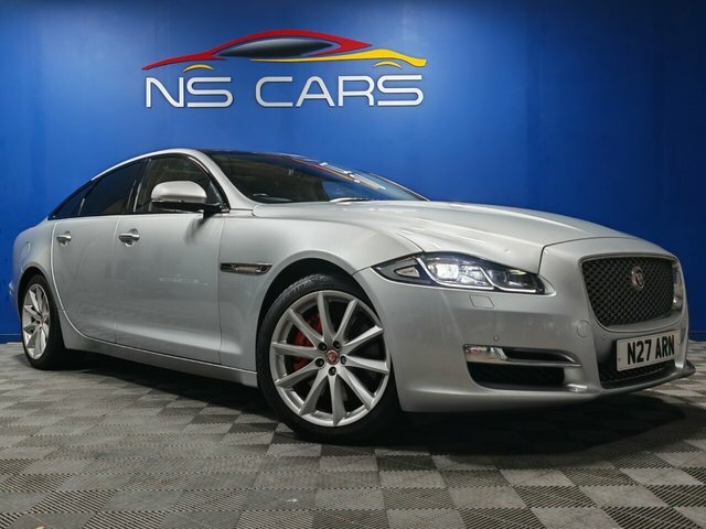 Jaguar XJ V6 Luxury Saloon Silver