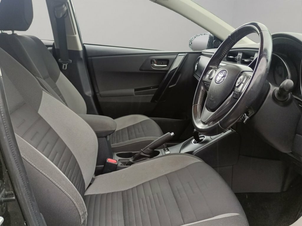 Toyota Auris 1.8 Vvt-h Business Edition Hatchback Hy YS66XHY Black #4