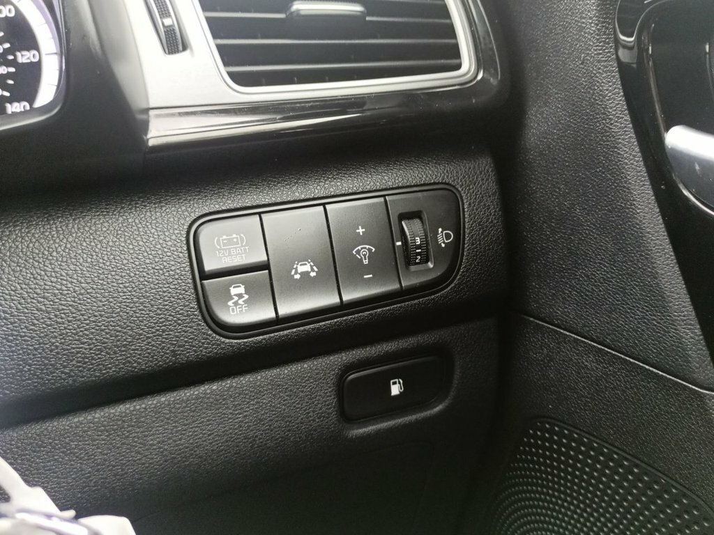 Kia Niro 2 Red #32