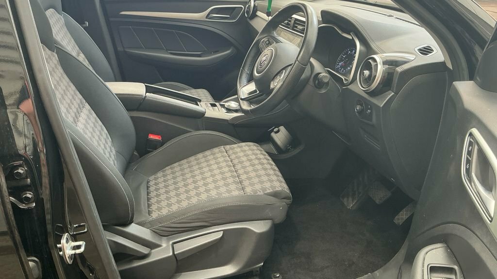 MG ZS 44.5Kwh Excite Suv 143 Ps Black #3