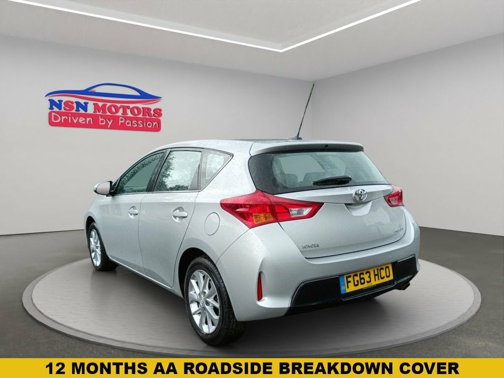Toyota Auris 1.6 V-matic Icon Hatchback Euro Silver #2