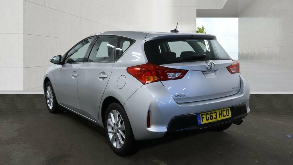 Toyota Auris 1.6 V-matic Icon Hatchback Euro Silver #2