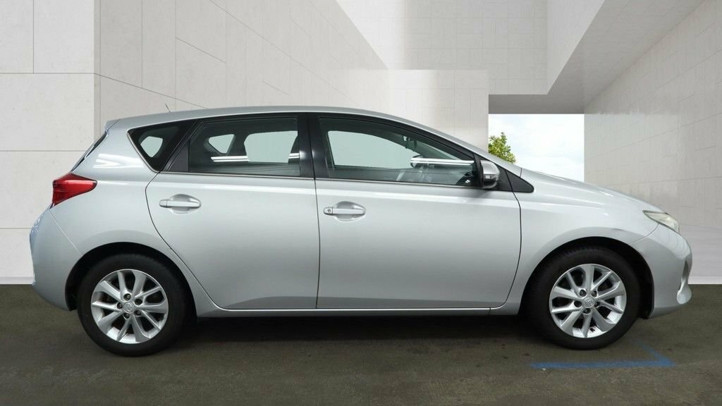 Toyota Auris 1.6 V-matic Icon Hatchback Euro Silver #6