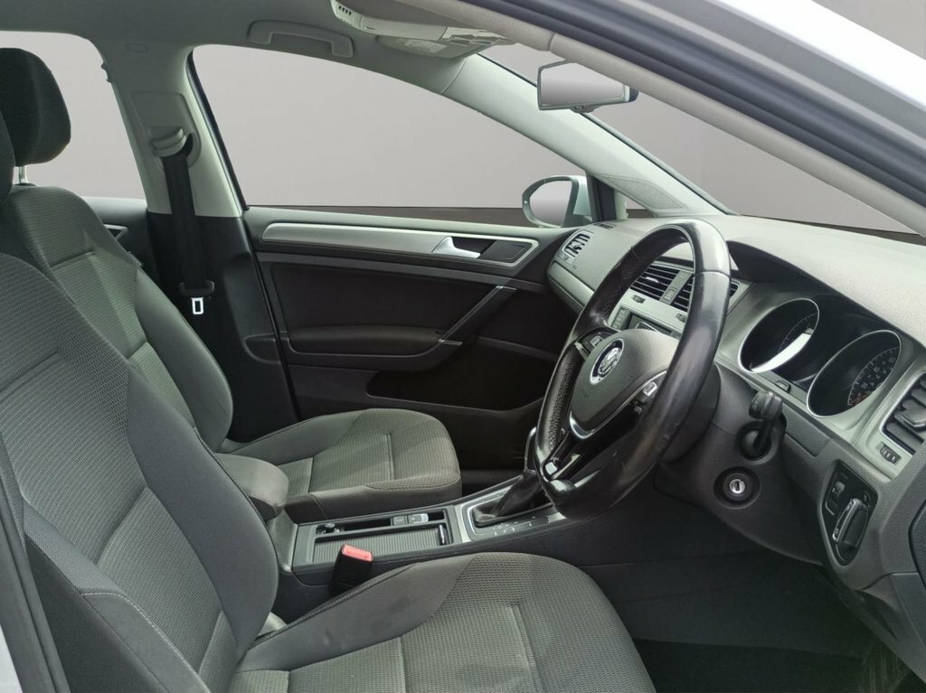 Volkswagen Golf 1.6 Tdi Bluemotion Tech Match Hatchback DG65ZWB Silver #4