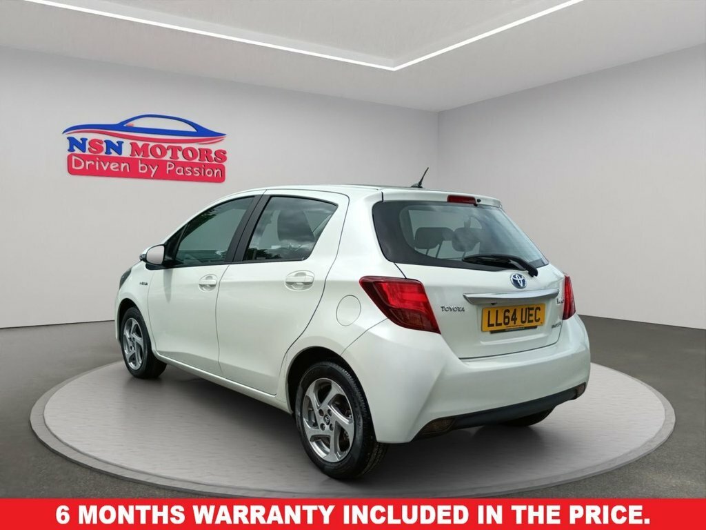 Toyota Yaris Hatchback Red #2