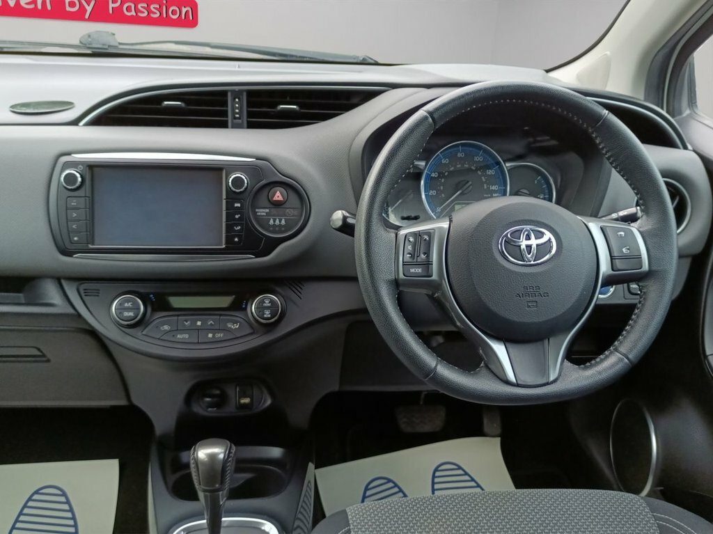 Toyota Yaris Hatchback Red #18