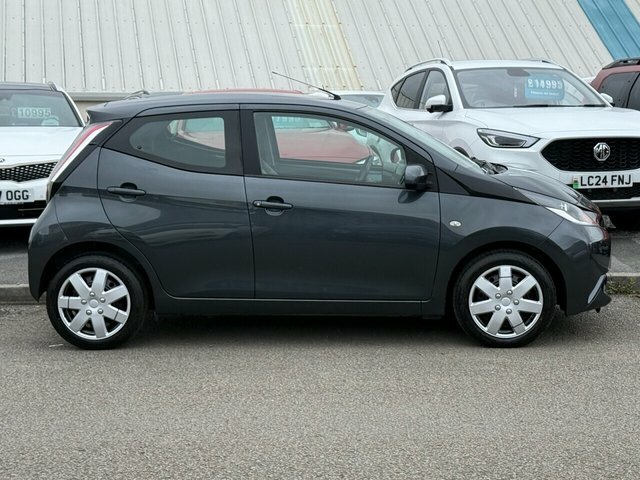Toyota Aygo Vvt-i X-play Hatchback CU67ZCY Grey #2