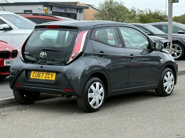 Toyota Aygo Vvt-i X-play Hatchback CU67ZCY Grey #3