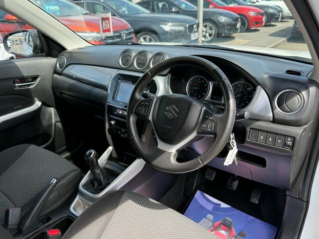 Suzuki Vitara Sz-t Suv WD65FPK White #5