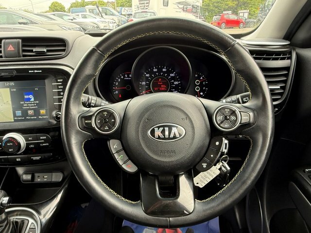 Kia Soul Crdi Connect Plus Suv Red #6