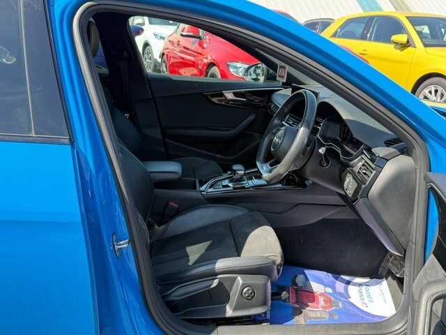Audi A4 Avant Tdi 40 Black Edition LR70FGU Blue #4