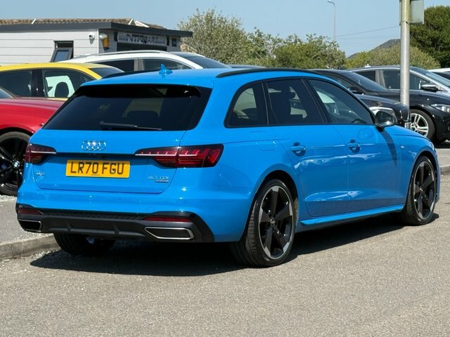 Audi A4 Avant Tdi 40 Black Edition LR70FGU Blue #3