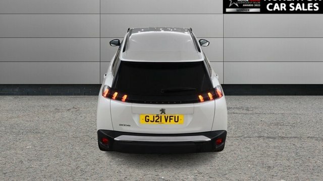 Peugeot 2008 1.2 Puretech Allure Premium Suv GJ21VFU White #4