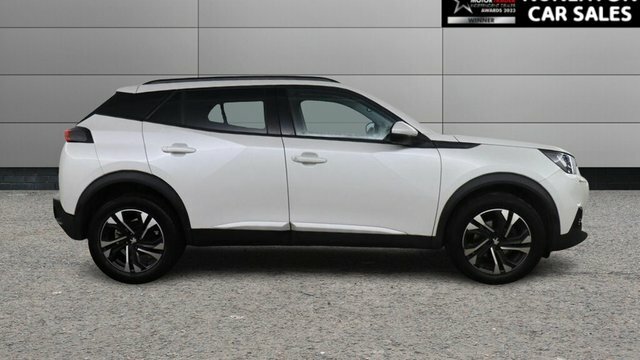 Peugeot 2008 1.2 Puretech Allure Premium Suv GJ21VFU White #2