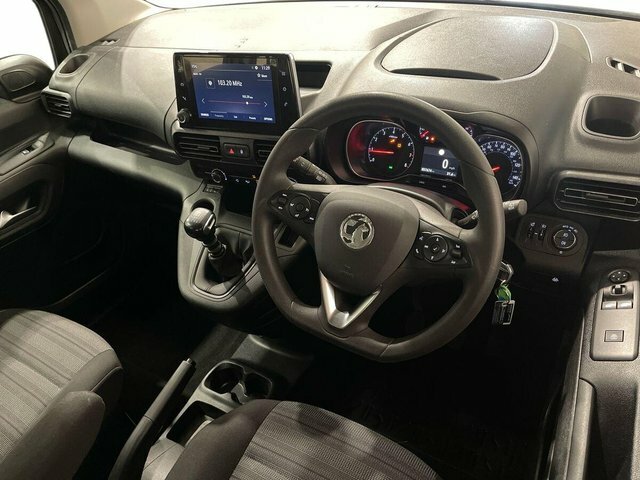 Vauxhall Combo Life 1.5 Turbo D 130 Energy Grey #9
