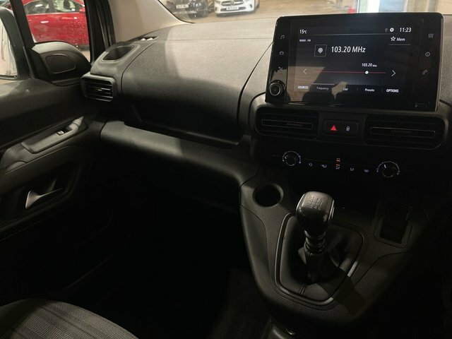 Vauxhall Combo Life 1.5 Turbo D 130 Energy Grey #14