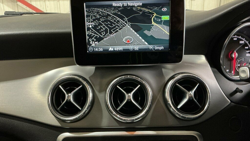 Mercedes-Benz CLA Class Cla 180 Amg Line Premium Plus Tip White #23