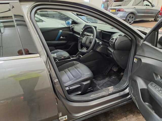Citroen e-C4 50Kwh Shine Plus Hatchback 7.4K Grey #3