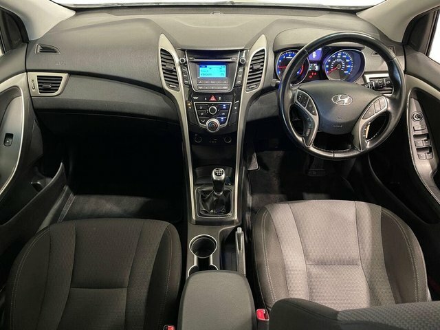Hyundai I30 1.6 Crdi Blue Drive Se Dct Euro 6 Ss Black #10