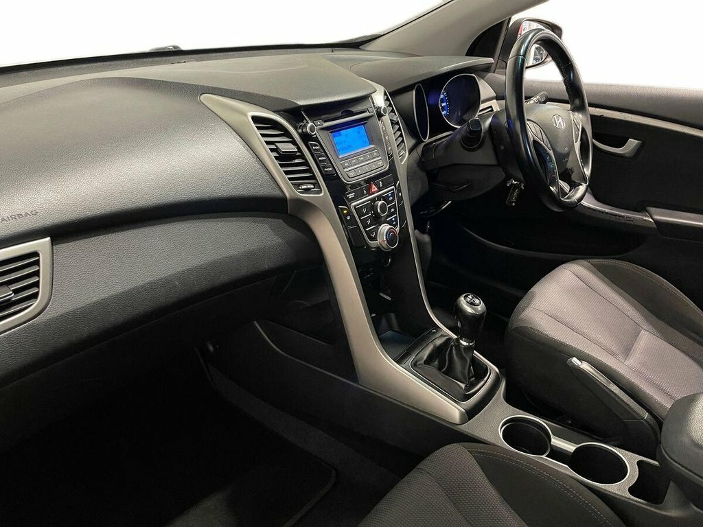 Hyundai I30 1.6 Crdi Blue Drive Se Dct Euro 6 Ss Black #38