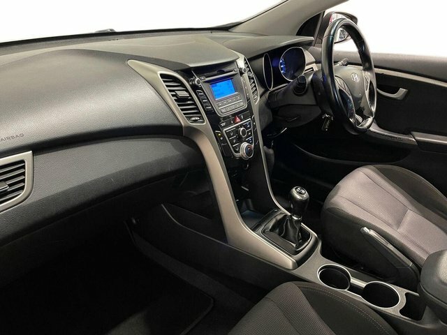 Hyundai I30 1.6 Crdi Blue Drive Se Dct Euro 6 Ss Black #13