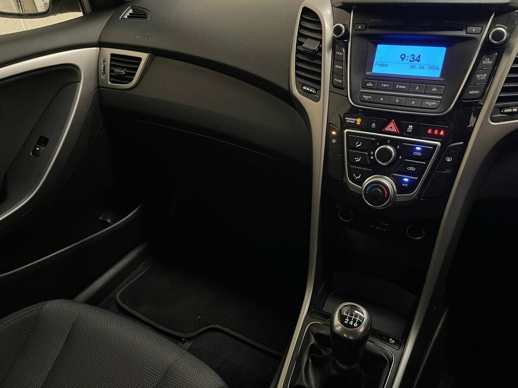 Hyundai I30 1.6 Crdi Blue Drive Se Dct Euro 6 Ss Black #39