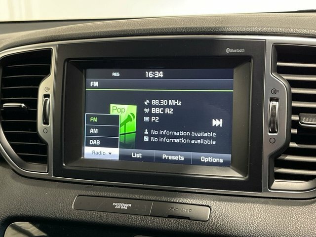 Kia Sportage Crdi First Edition White #11