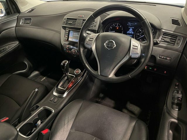 Nissan Pulsar Hatchback Blue #9