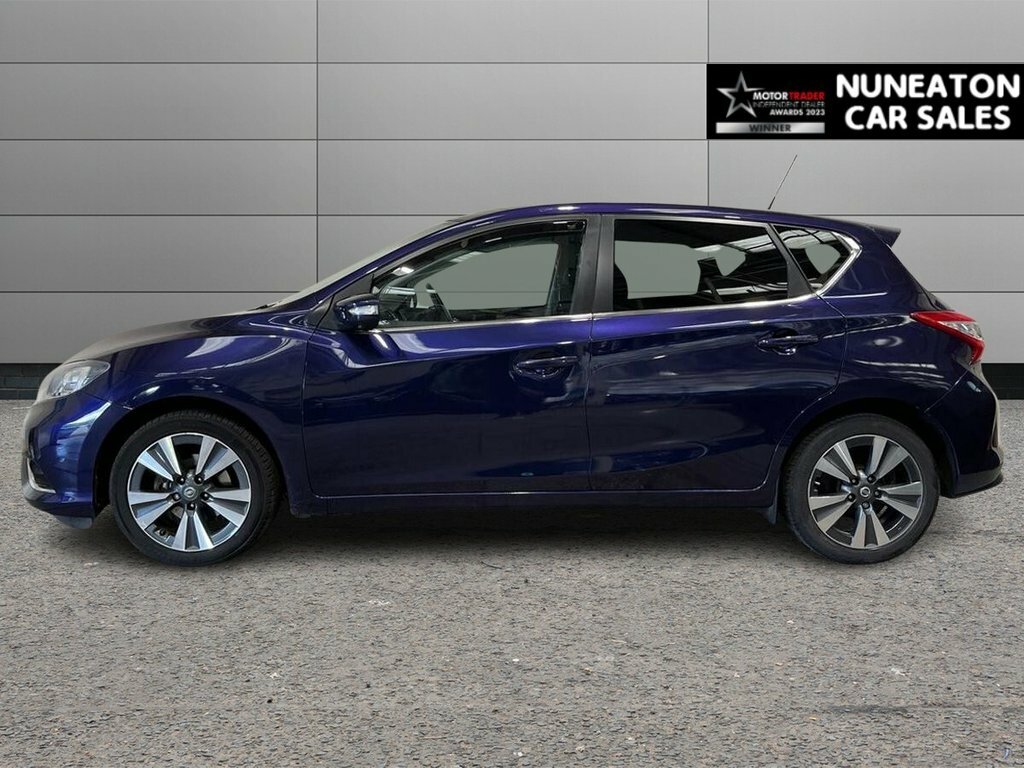Nissan Pulsar Hatchback Blue #33