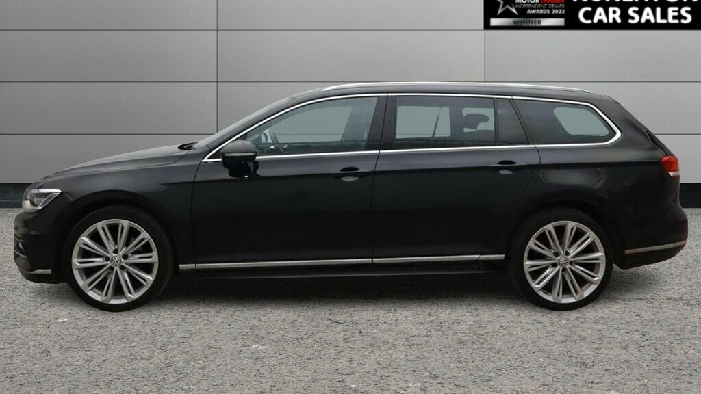 Volkswagen Passat Saloon Silver #19
