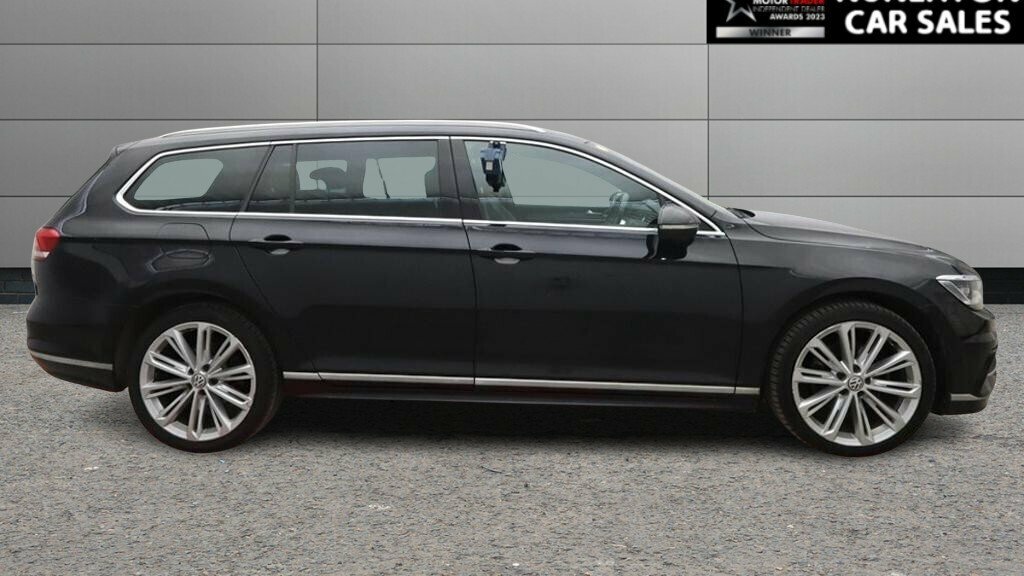 Volkswagen Passat Saloon Silver #15