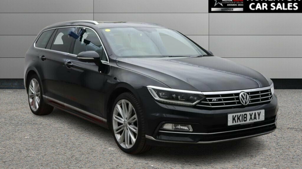 Volkswagen Passat Saloon Silver #14