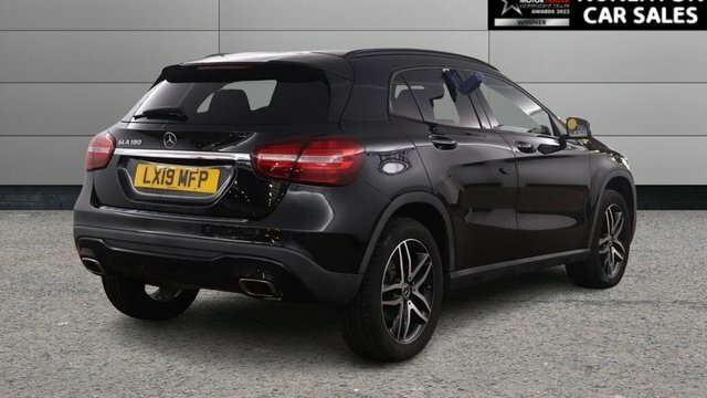 Mercedes-Benz GLA Class 1.6 Gla180 Urban Edition Suv 7G-dct Eur Black #3