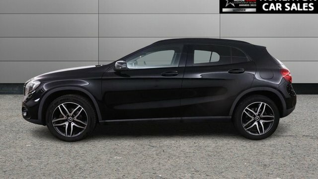 Mercedes-Benz GLA Class 1.6 Gla180 Urban Edition Suv 7G-dct Eur Black #6
