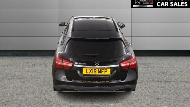 Mercedes-Benz GLA Class 1.6 Gla180 Urban Edition Suv 7G-dct Eur Black #4