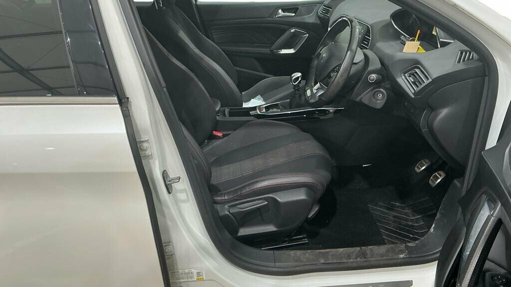 Peugeot 308 1.5 Bluehdi 100 Active Black #22