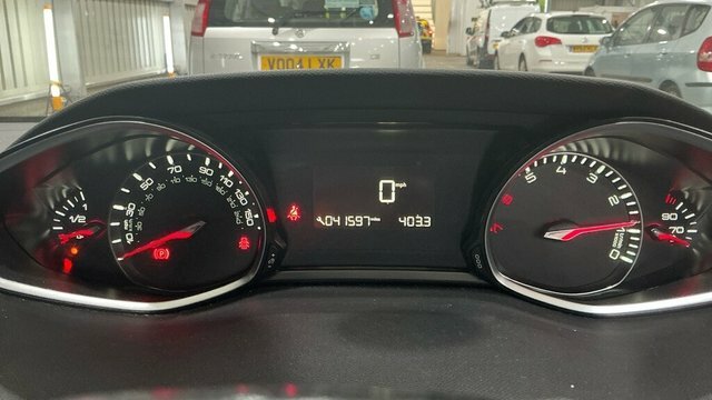 Peugeot 308 1.5 Bluehdi 100 Active Black #11