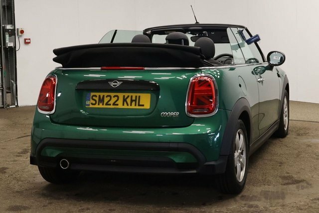 Mini Convertible 1.5 Cooper Classic Convertible E Green #2