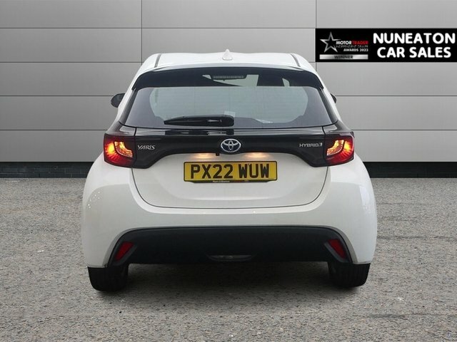 Toyota Yaris 1.5 Vvt-h Icon Hatchback Hybrid E-cvt E White #4