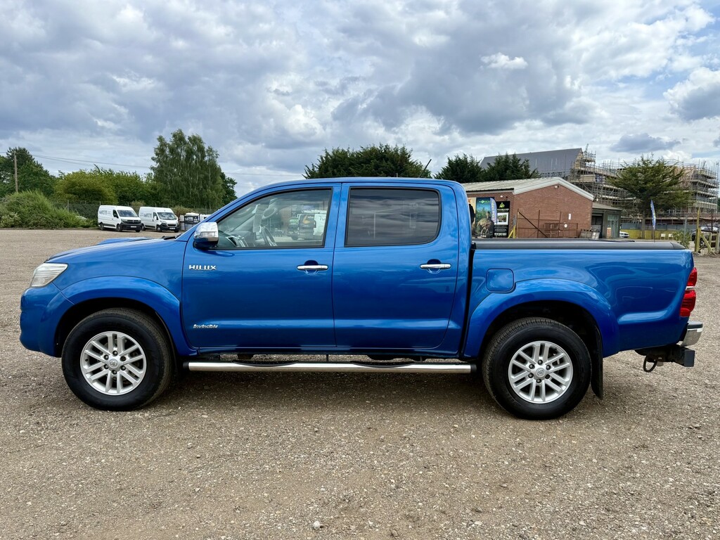 Toyota HILUX 3.0 D-4d Invincible 2015 Blue #4