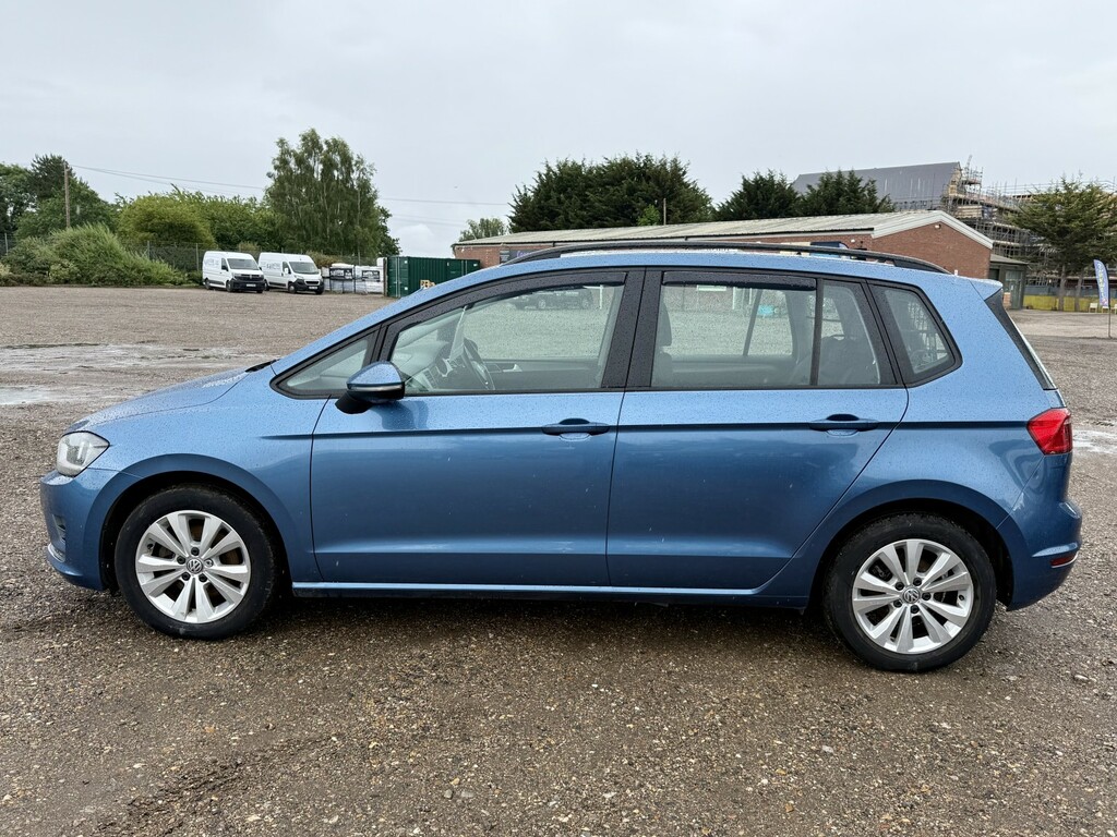 Volkswagen Golf SV Se Blue #4