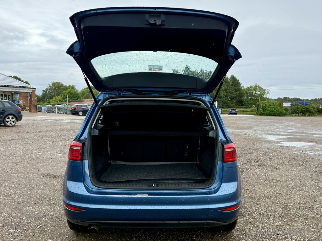 Volkswagen Golf SV Se Blue #11
