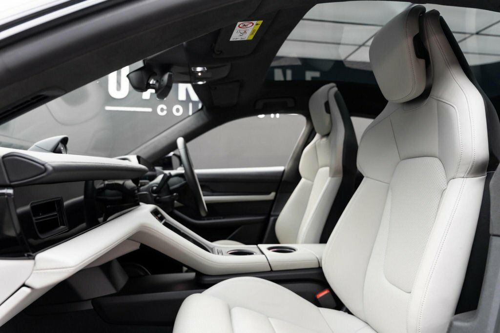 Porsche Taycan Performance Plus 93.4Kwh Turbo 4Wd Black