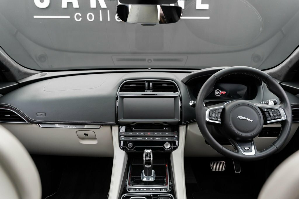 Jaguar F-Pace 2.0 D180 Chequered Flag Awd Euro 6 Ss Black #18