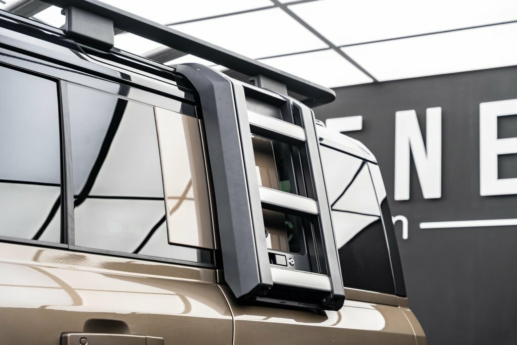 Land Rover Defender 110 First Edition Brown #10