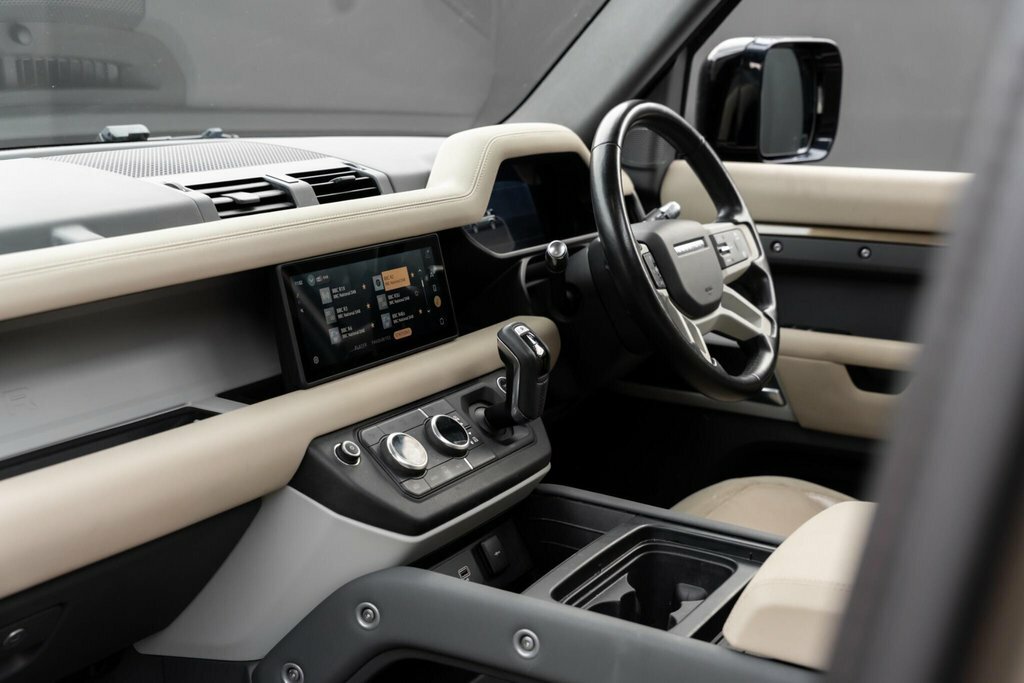 Land Rover Defender 110 First Edition Brown #30